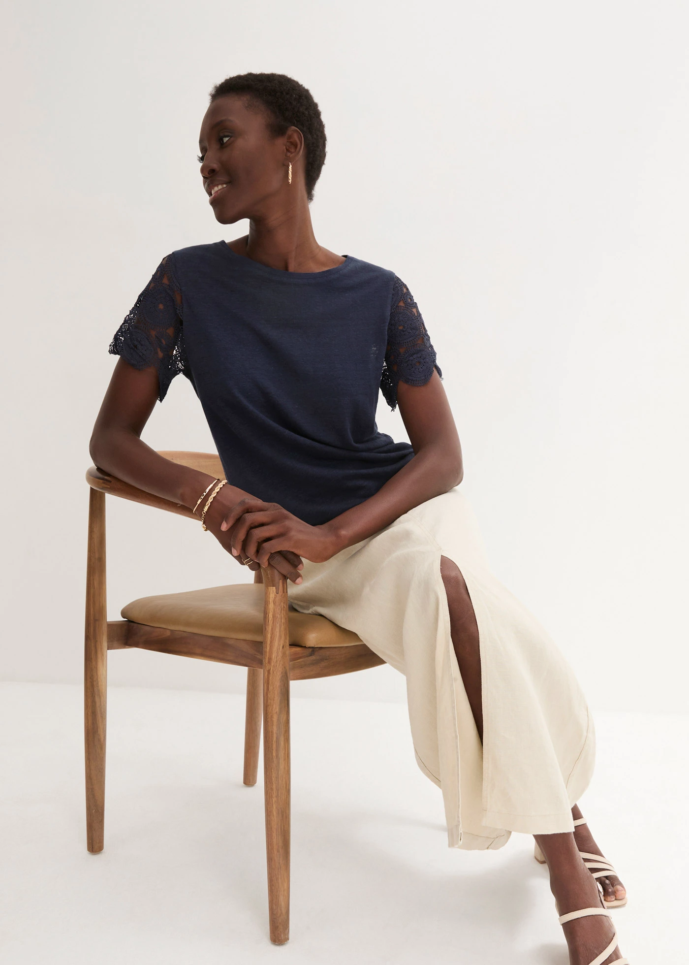 Shirt van puur linnen met gehaakte mouwen • donkerblauw • bonprix online shop