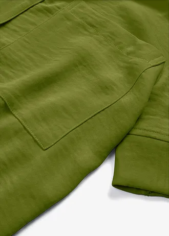 Blouse met borstzak en korte mouwen • donkermosgroen • bonprix online shop