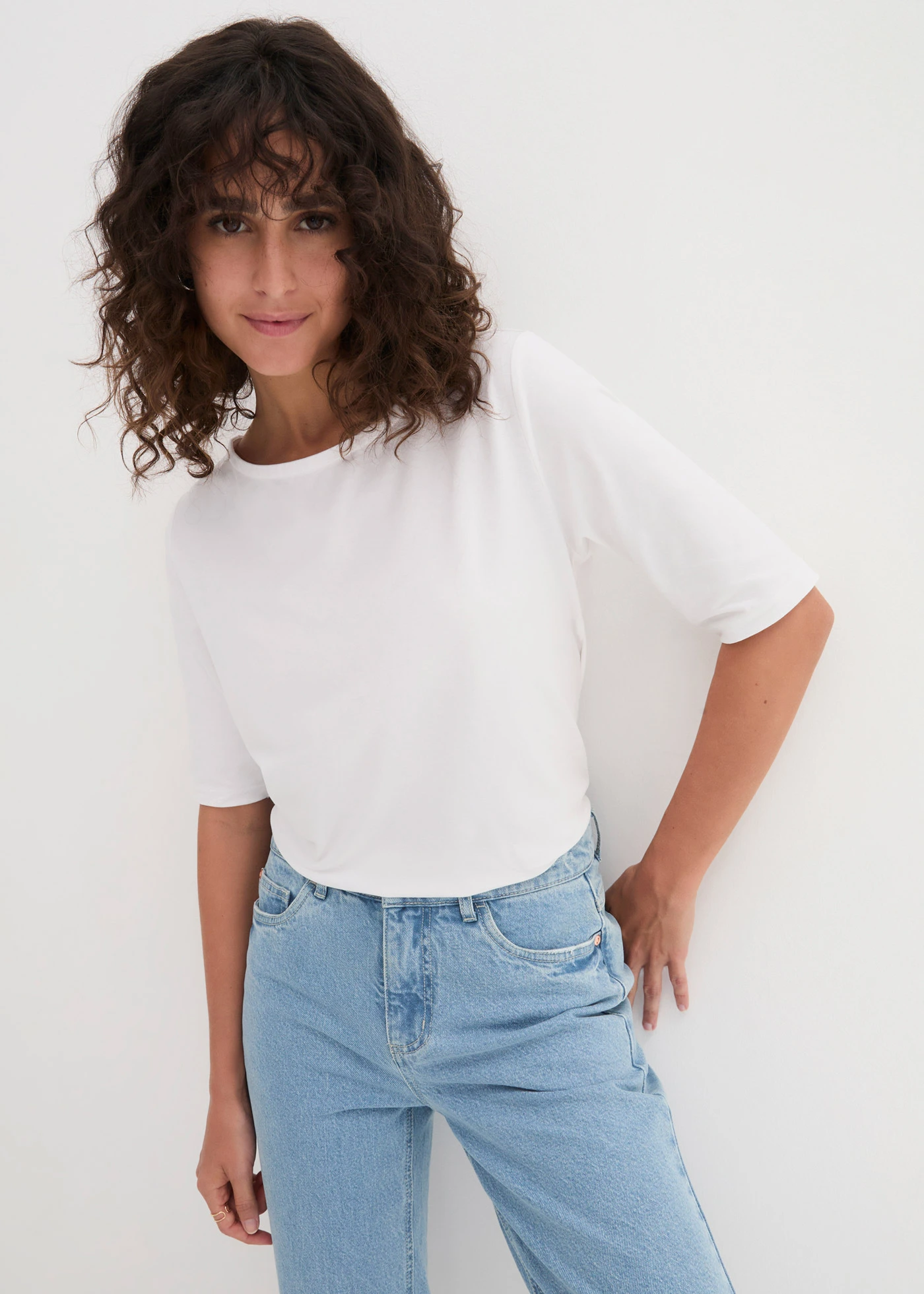 Tričko s lodičkovým výstřihem • bílá • bonprix obchod