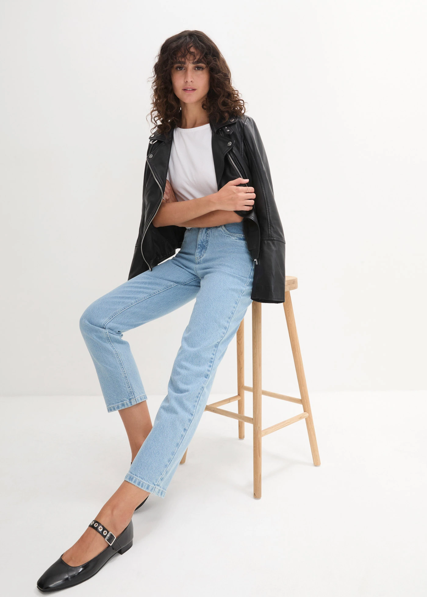 Tričko s lodičkovým výstřihem • bílá • bonprix obchod