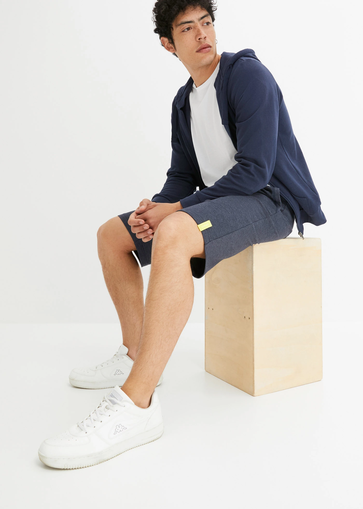 Bermuda sweat, coupe regular • bleu foncé chiné • Boutique bonprix