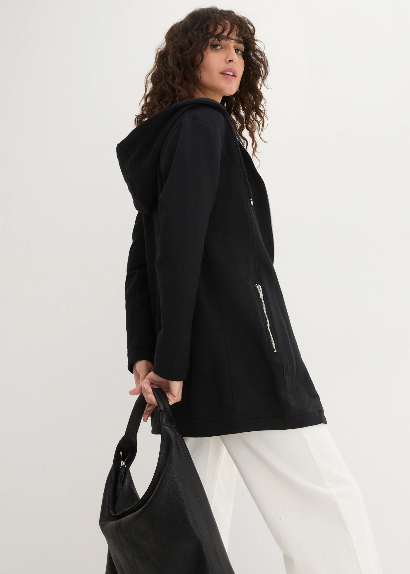 Dlouhá mikina s kapsami na zip • černá • bonprix obchod