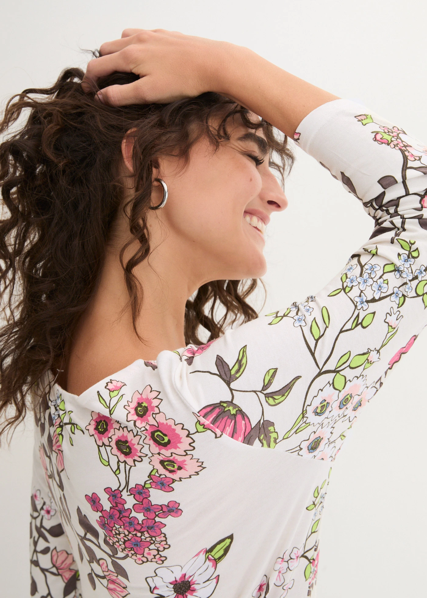 Shirt w kwiaty • biel wełny w kwiaty • sklep bonprix