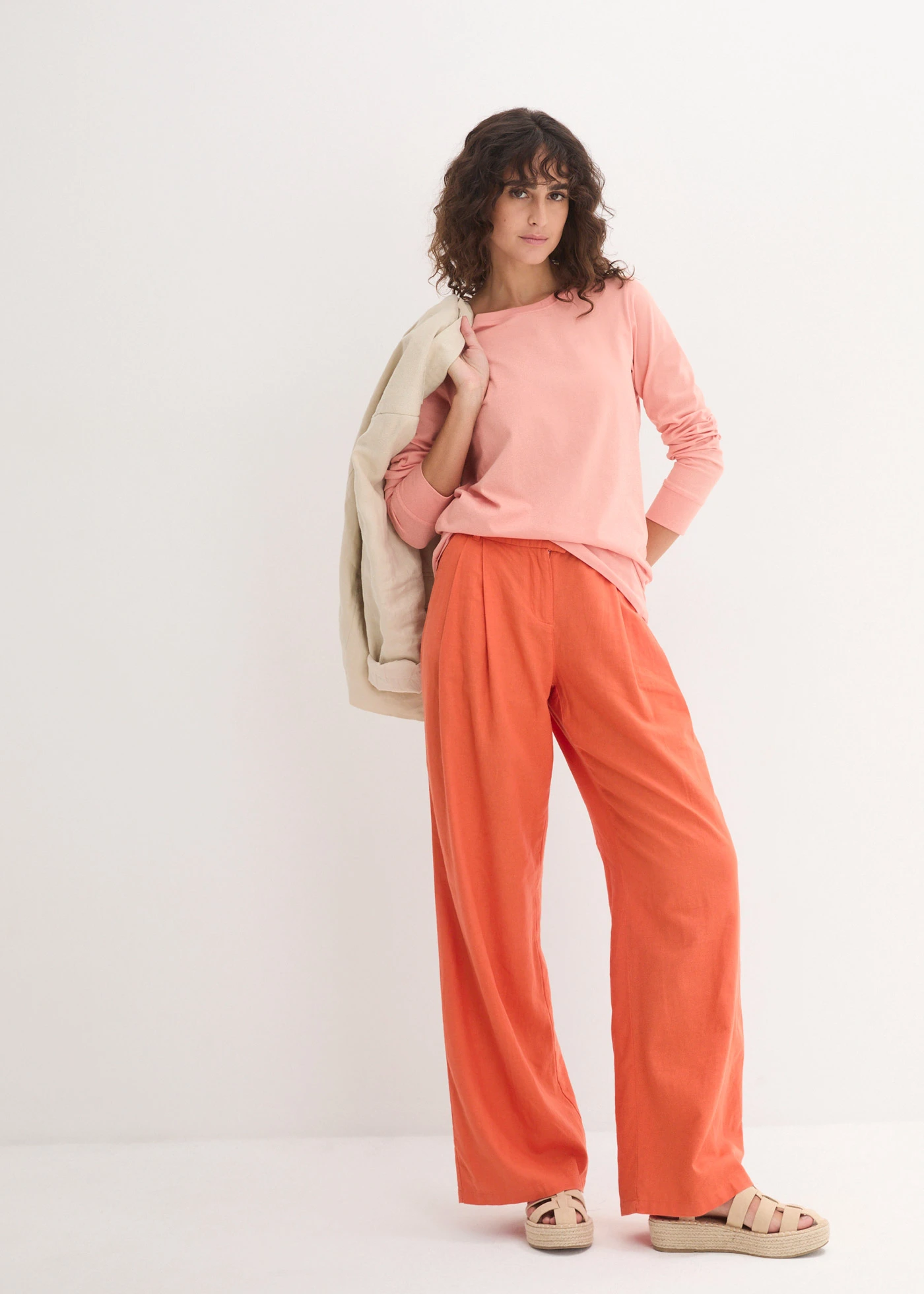 Longshirt met ronde hals, lange mouw (set van 5) • eucalyptusgroen+perzik+rookblauw+wit+zwart • bonprix online shop