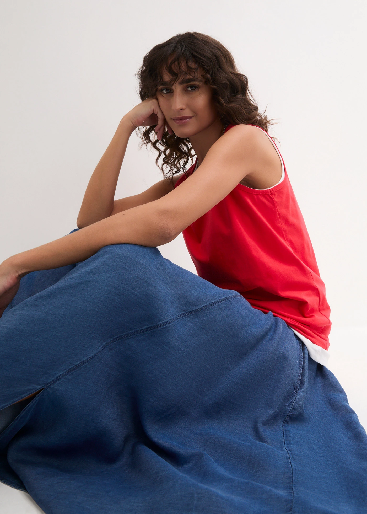 Długi top (5 sztuk) • truskawkowy+biały+jasnoszary melanż+ciemnoniebieski+czarny • sklep bonprix