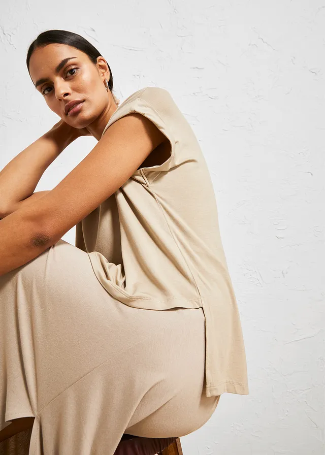 Oversized shirt van vloeiende viscose • sand • product-page.page-title-suffix