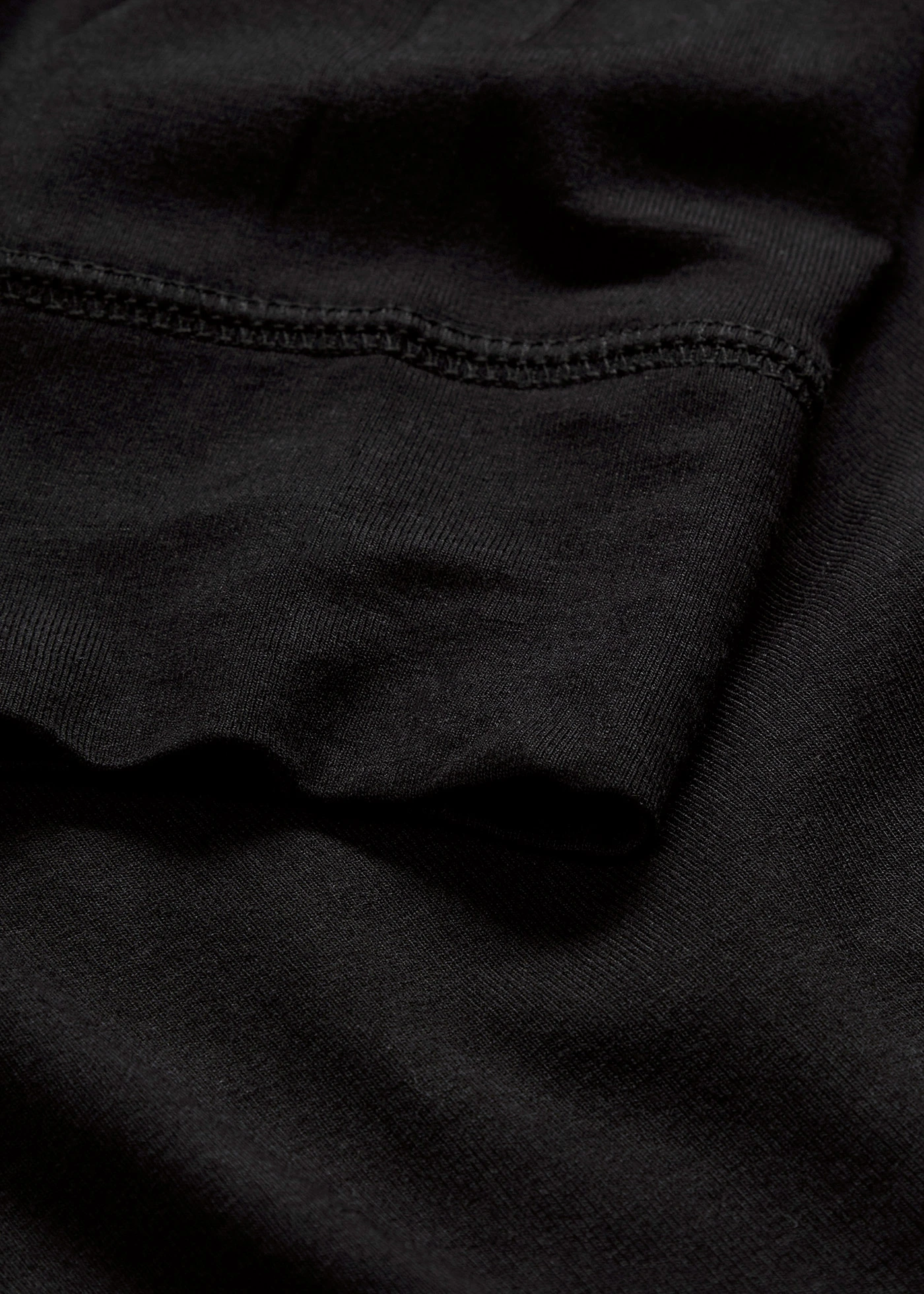 Dlouhé viskózové triko, dlouhý rukáv • černá • bonprix obchod