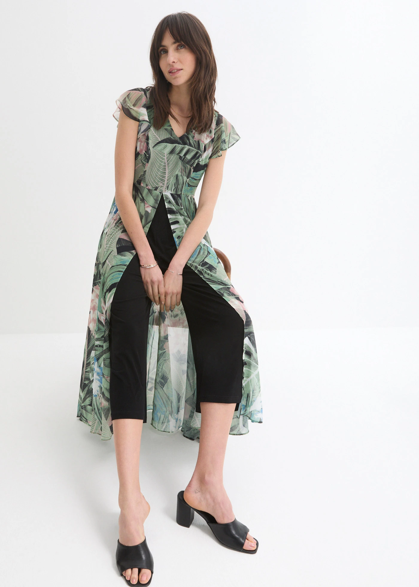 Combinaison avec drapé en mousseline • olive foncé-noir imprimé • Boutique bonprix