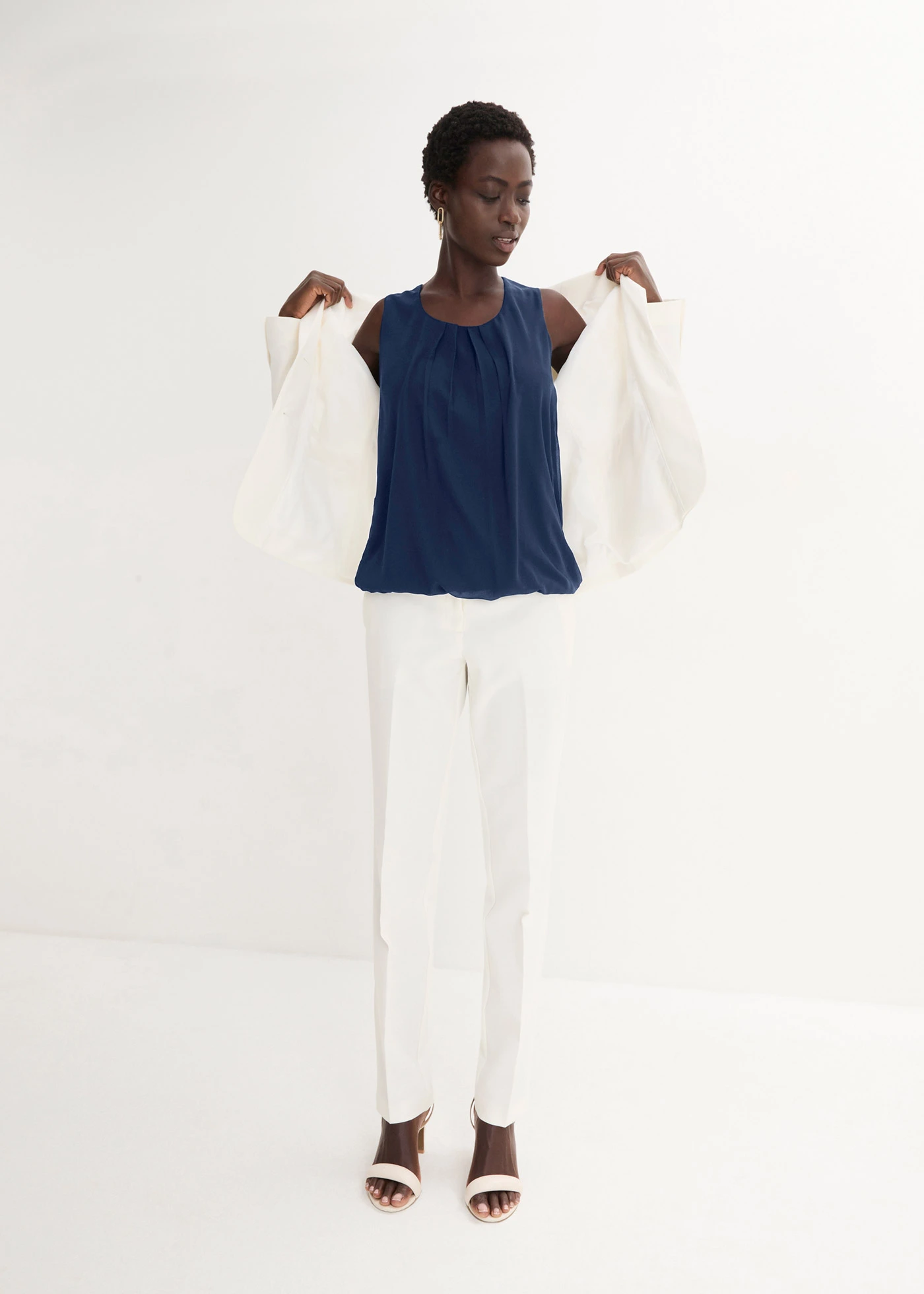 Top-bluză • bleumarin • magazin bonprix