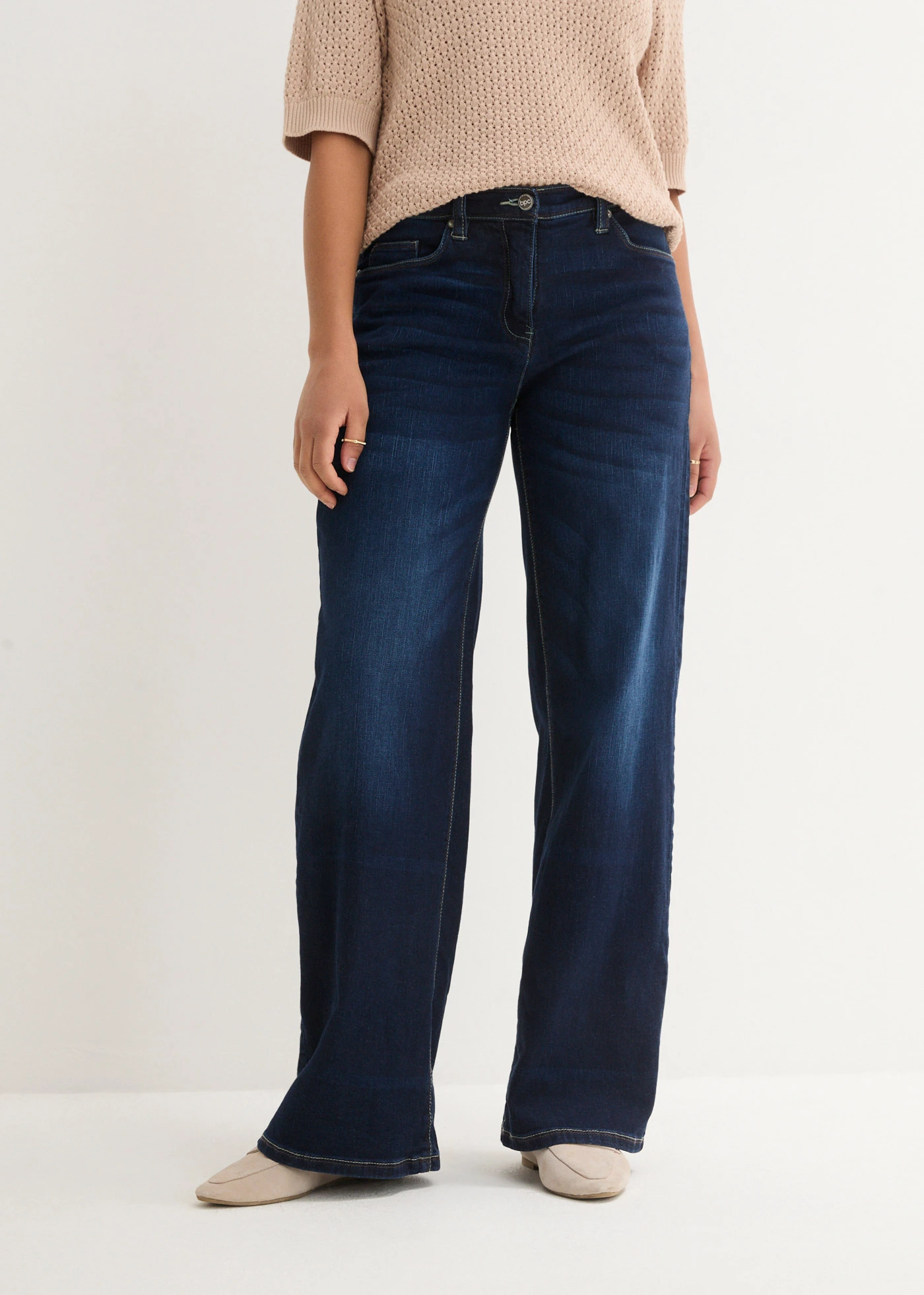 Dżinsy wide leg, mid waist, z wygodnym pasem • granatowy denim • sklep bonprix