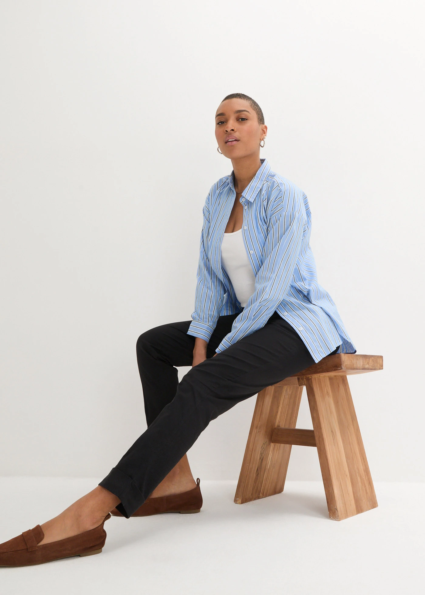 Pantalon chino en coton, longueur cheville • noir • Boutique bonprix