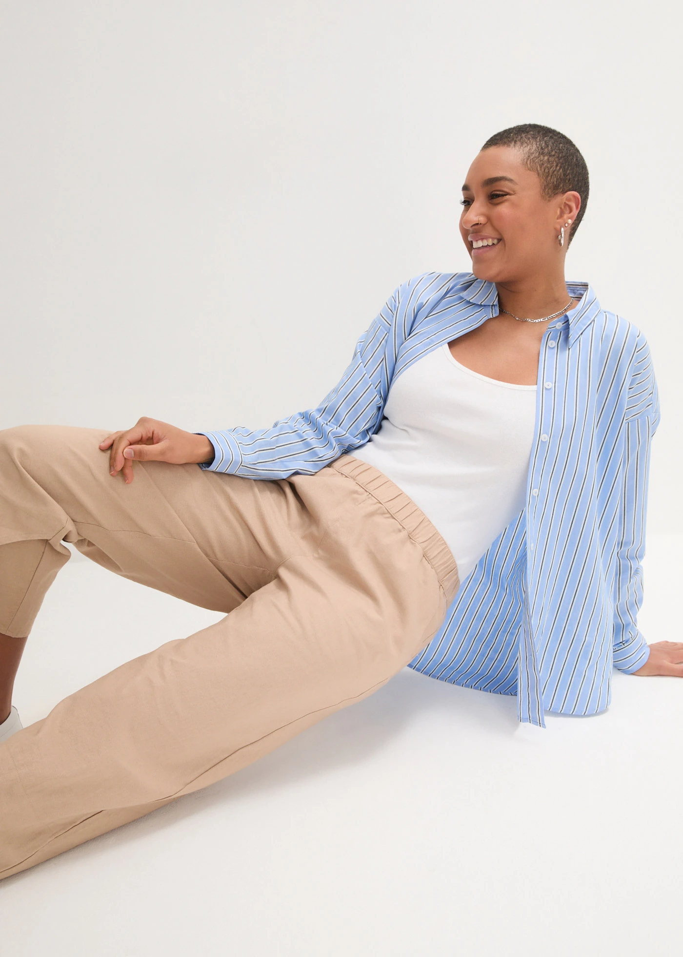 3/4 kalhoty z lehké směsi se lnem • mandlově béžová • bonprix obchod