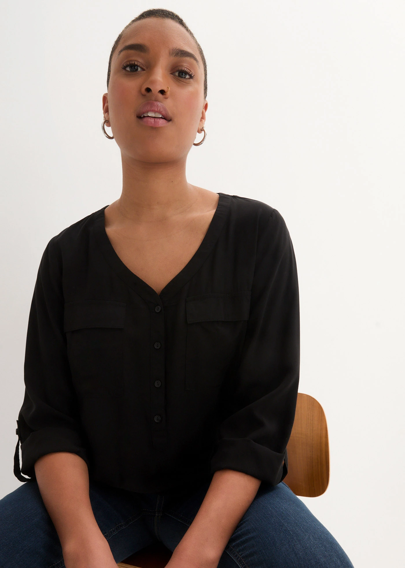 Halenka s výstřihem do V, dlouhý rukáv • černá • bonprix obchod