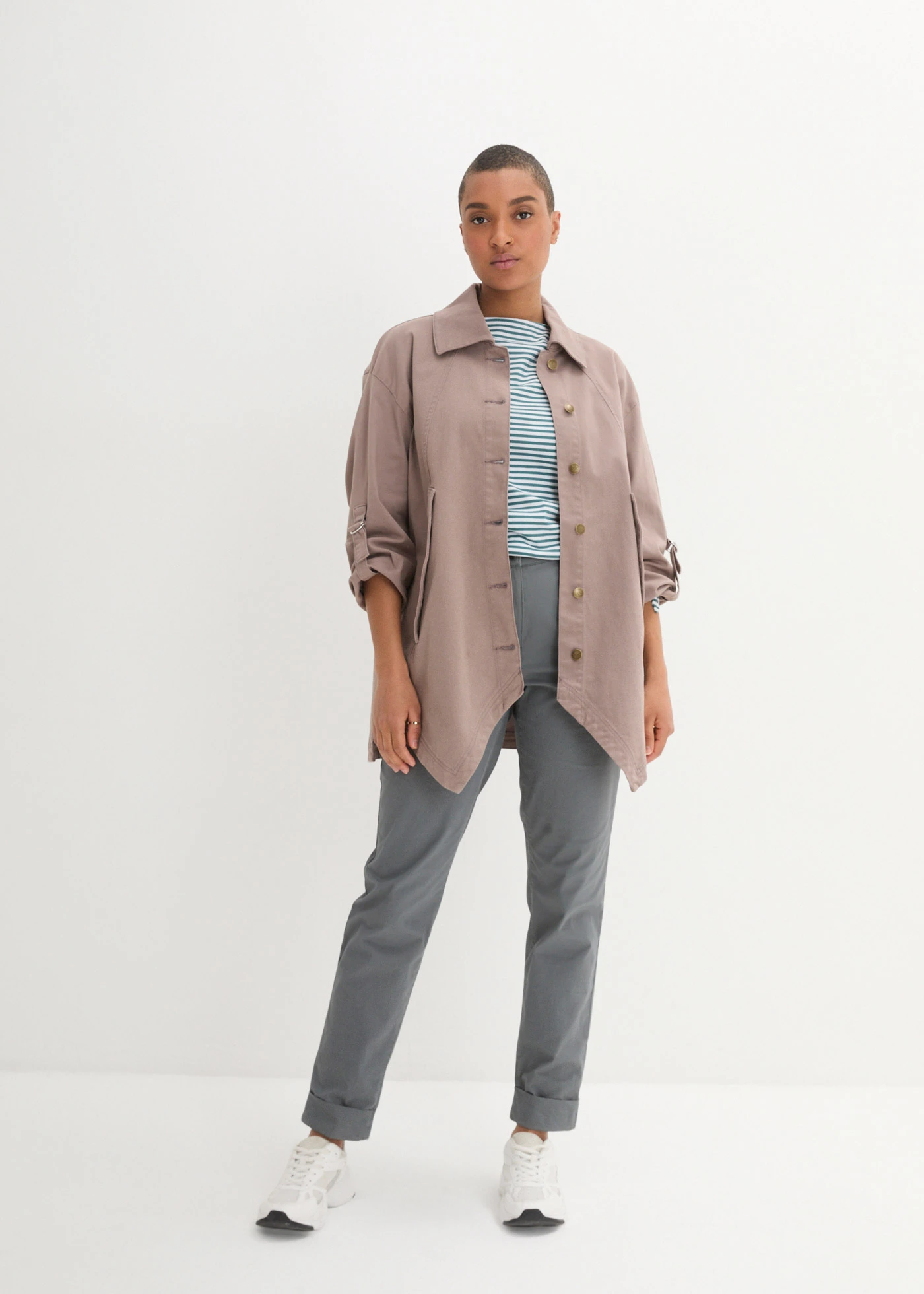 Pantalon chino en coton, longueur cheville • vert eucalyptus • Boutique bonprix