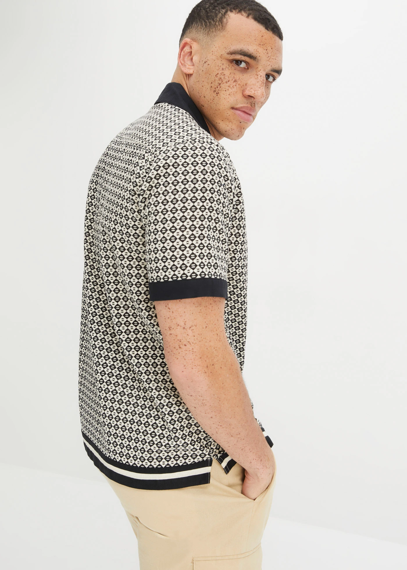 Košile s krátkým rukávem a se lnem • šedobéžová/černá • bonprix obchod