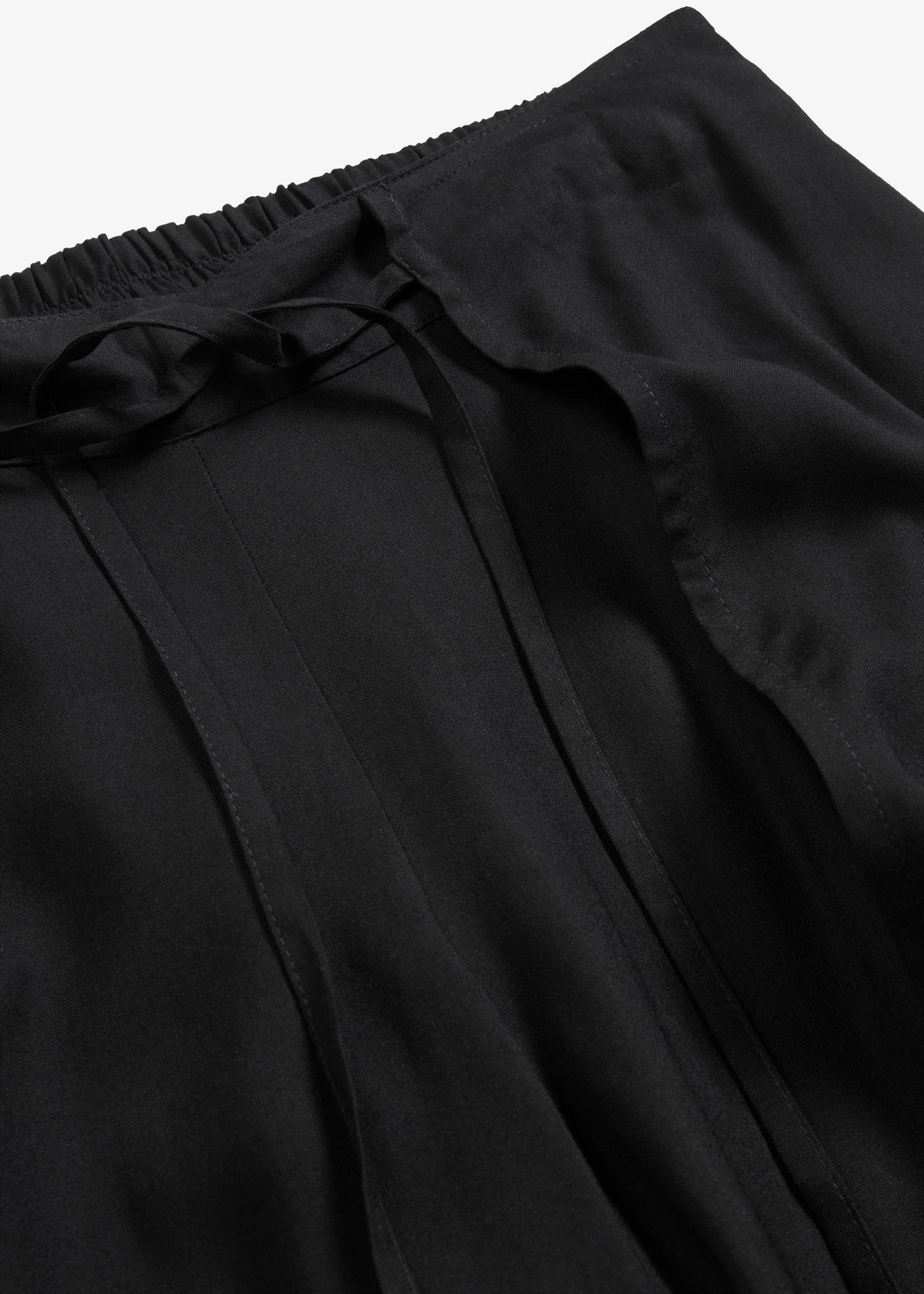 Kalhoty s rozparkem z viskózy • černá • bonprix obchod