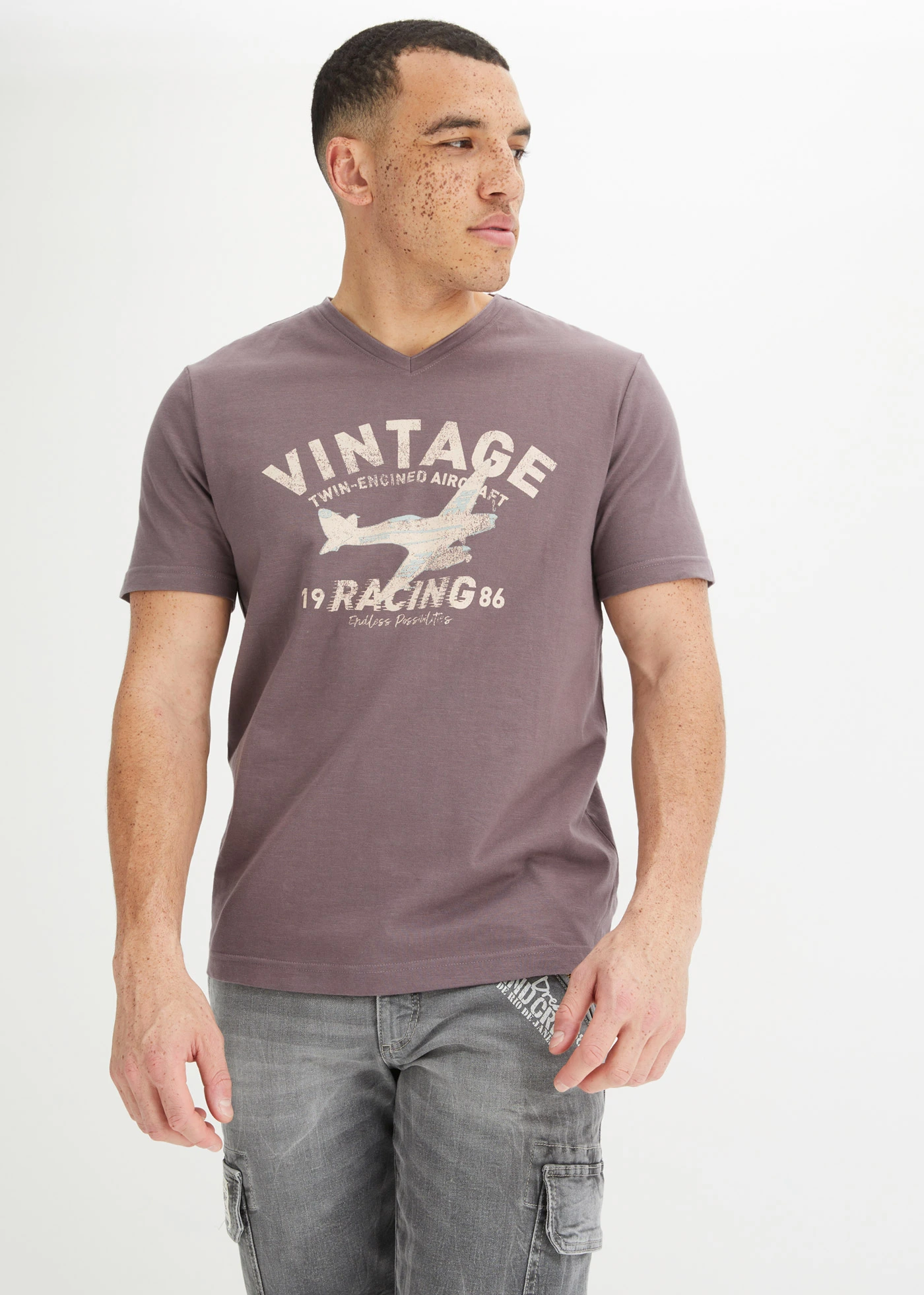 T-shirt van vlamgaren • paars met print • bonprix online shop