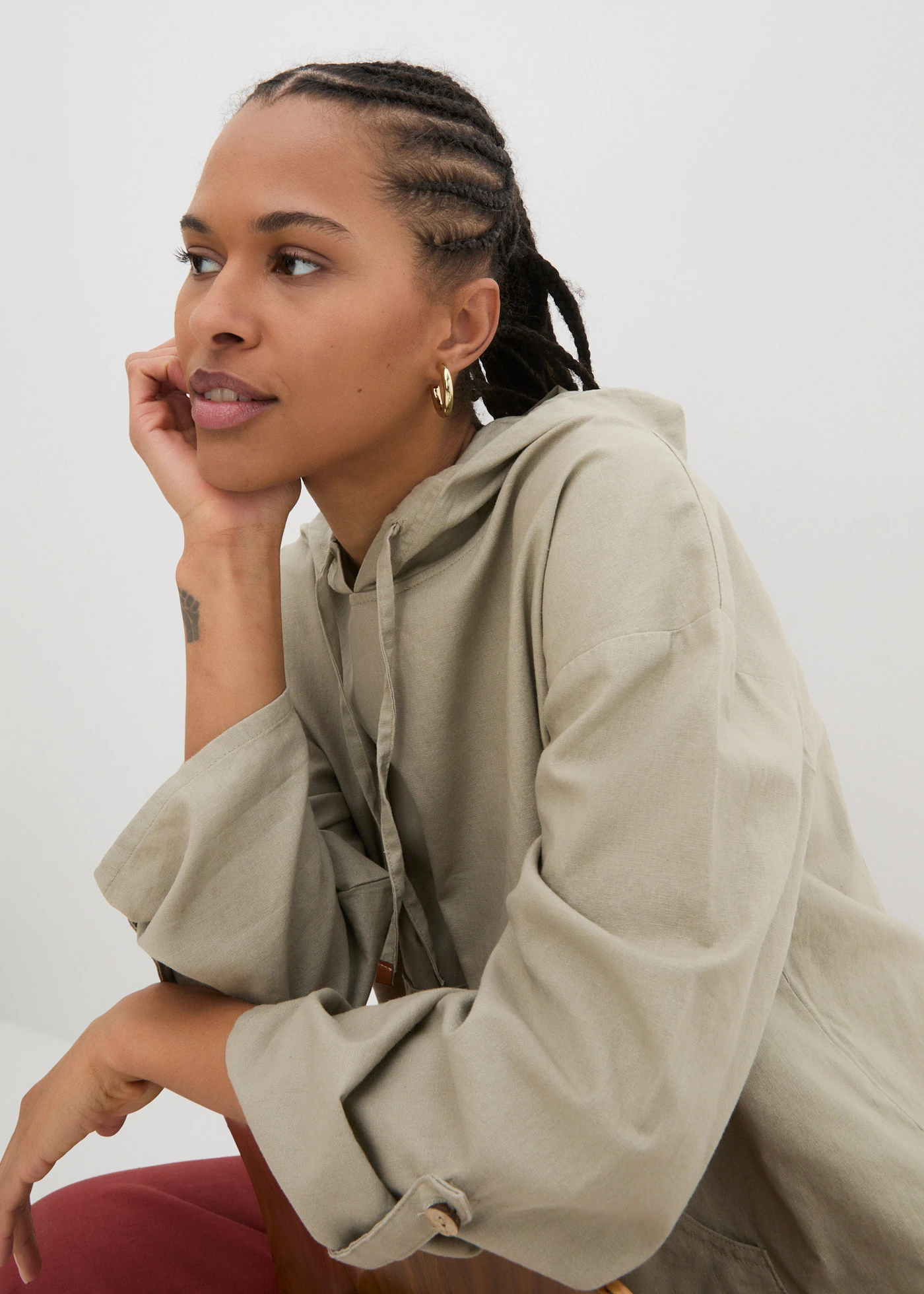 Halenka bez zapínání, s kapucí, ze směsi se lnem • nová khaki • bonprix obchod