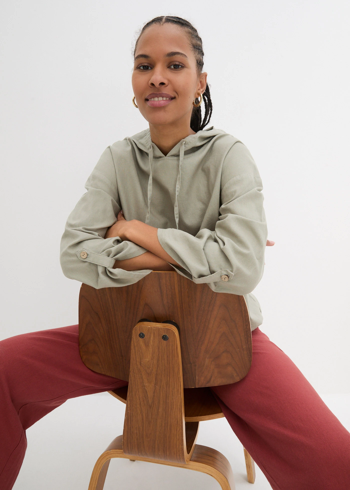 Blouse ample avec capuche en lin mélangé • new kaki • Boutique bonprix