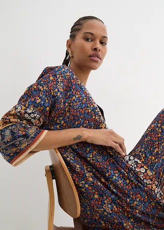 Dlouhá letní halenka z viskózy • tmavě modro-světle pískovo-medově hnědá s kašmírovým potiskem • bonprix obchod