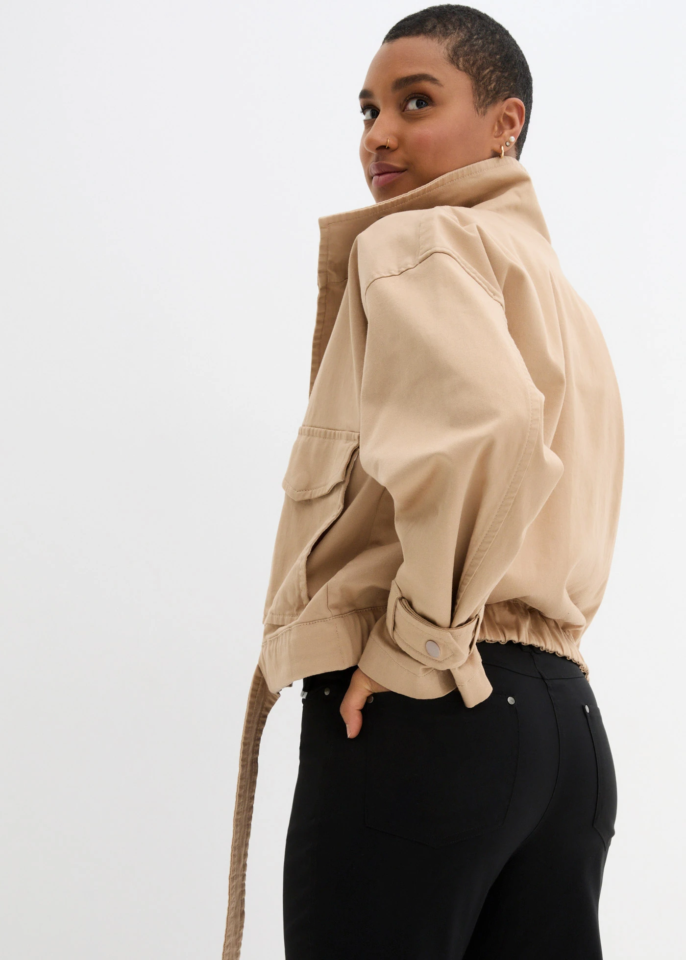 Pantalon droit en bengaline extensible, taille élastiquée • noir • Boutique bonprix