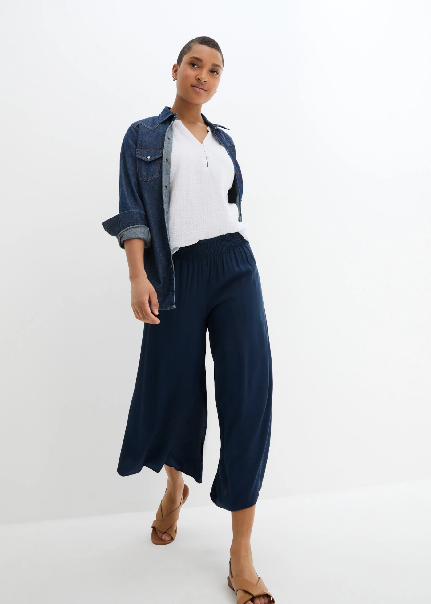Cropped culotte van zachte viscose • donkerblauw • product-page.page-title-suffix