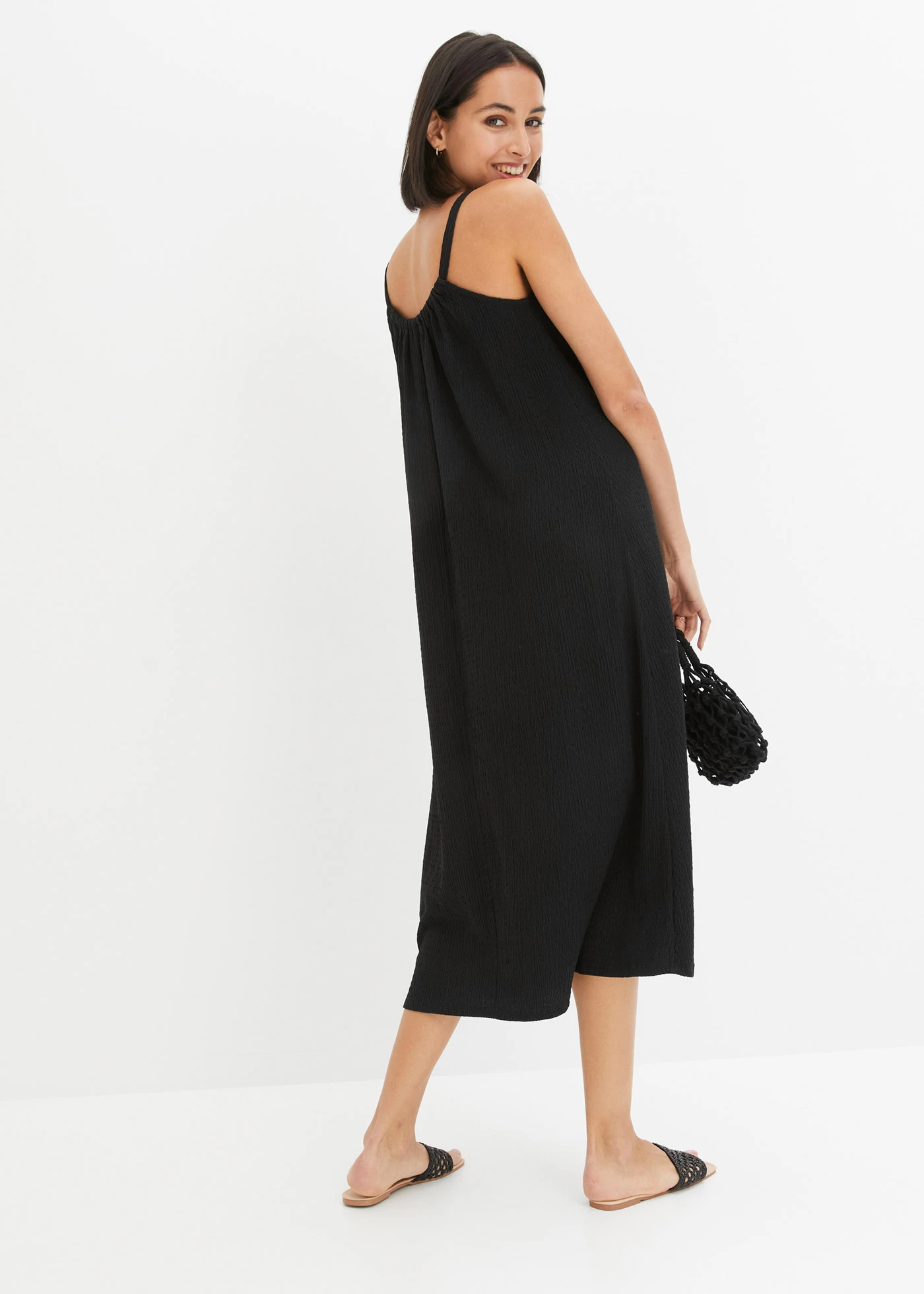 Rochie largă cu bretele din crep ușor • negru • magazin bonprix