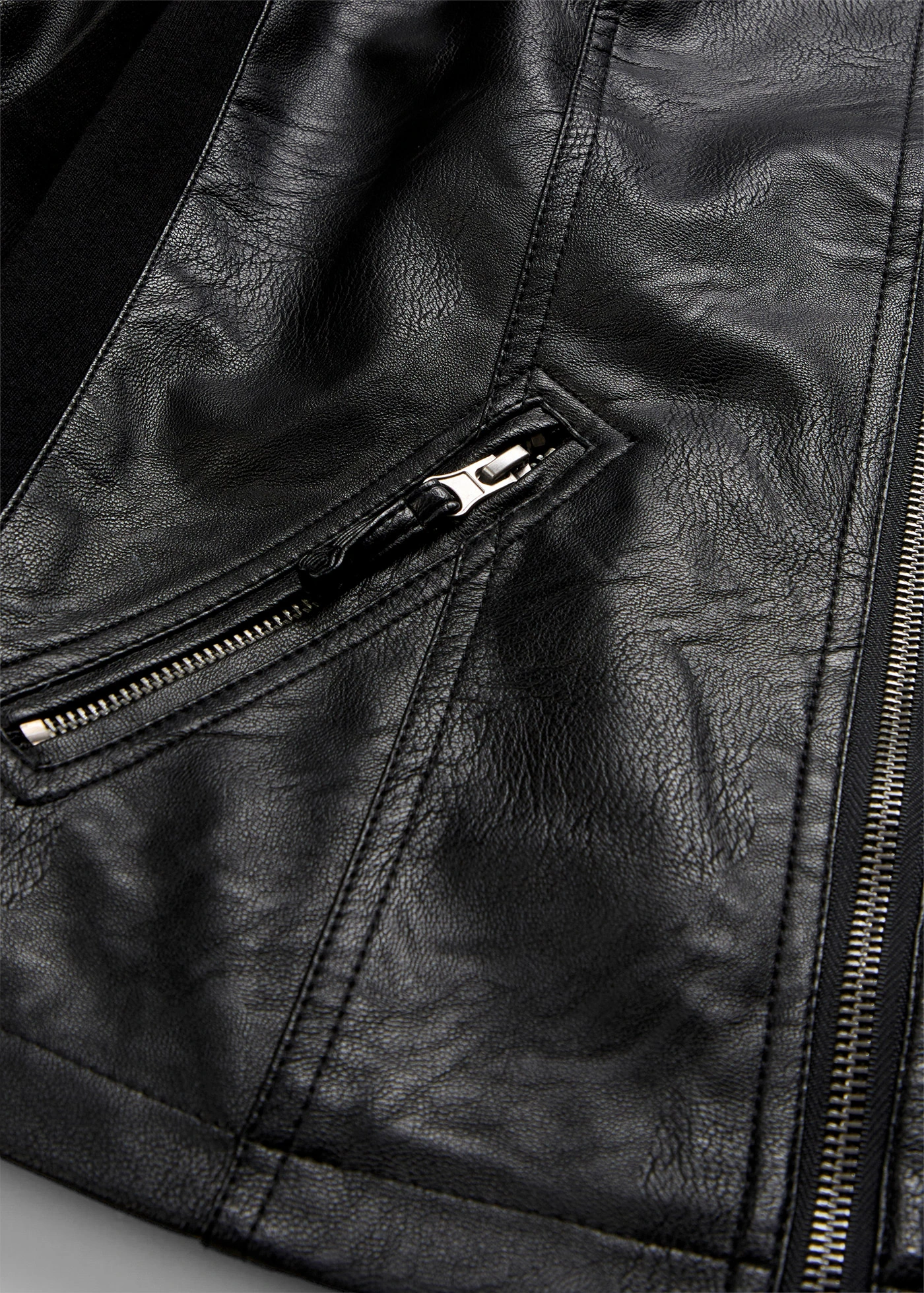 Veste enduite en viscose • noir • Boutique bonprix