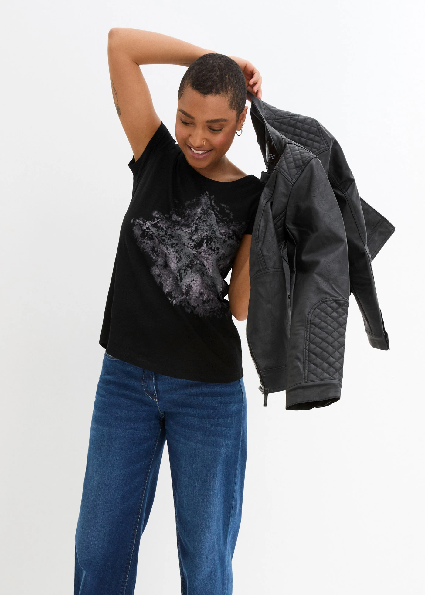 Bavlněné tričko se žíhaným vláknem, krátký rukáv • černá s potiskem • bonprix obchod