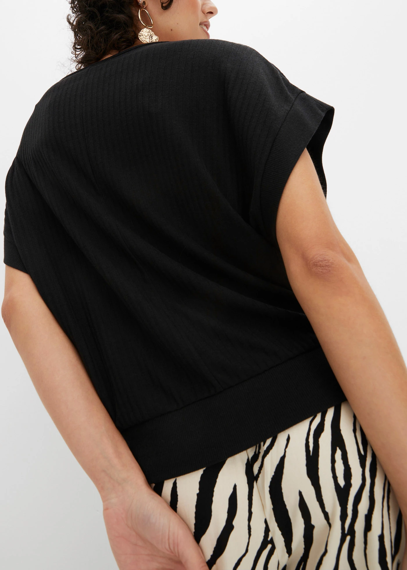 Žebrované triko s netopýřími rukávy • černá • bonprix obchod