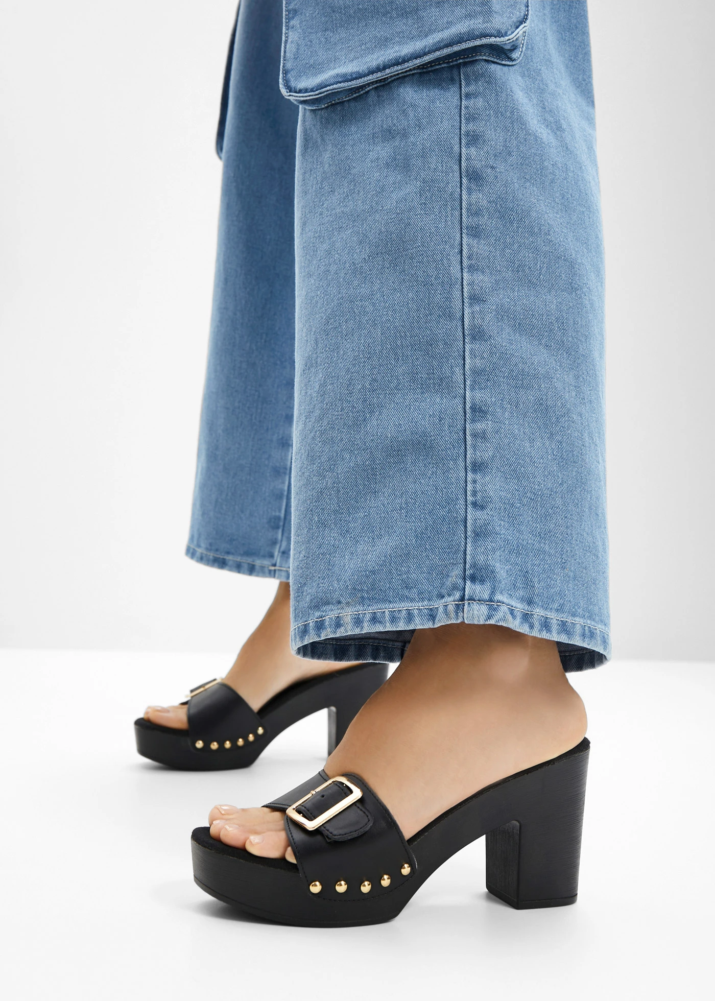 Pantofle • černá • bonprix obchod