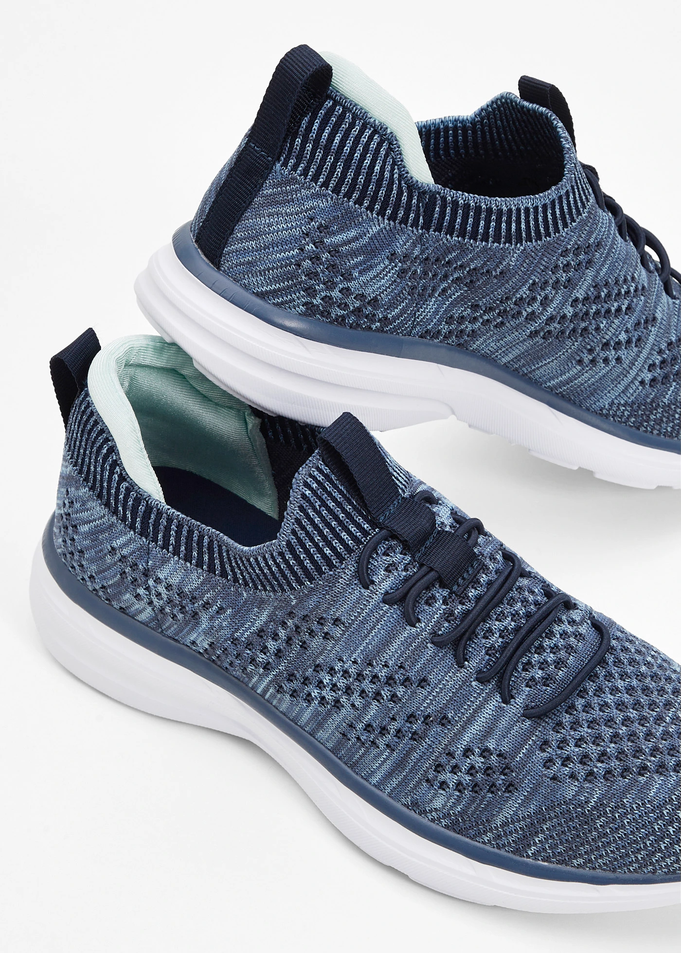 Sneakers à enfiler confortables en matière douce • bleu • Boutique bonprix