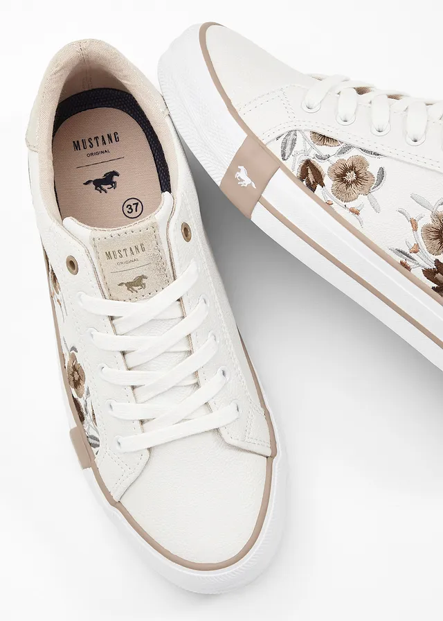 Sneakers Mustang à broderies • blanc • product-page.page-title-suffix