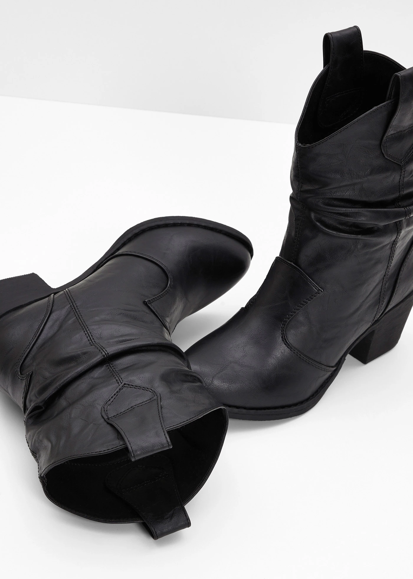 Bottines western à fronces • noir • Boutique bonprix