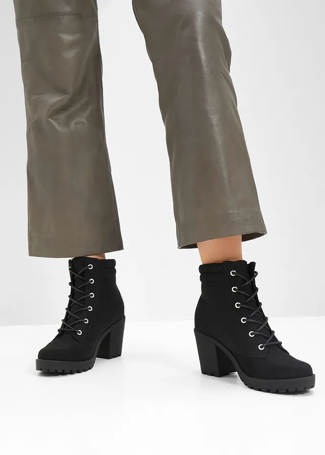 Veterlaarsjes met blokhak • zwart • bonprix online shop