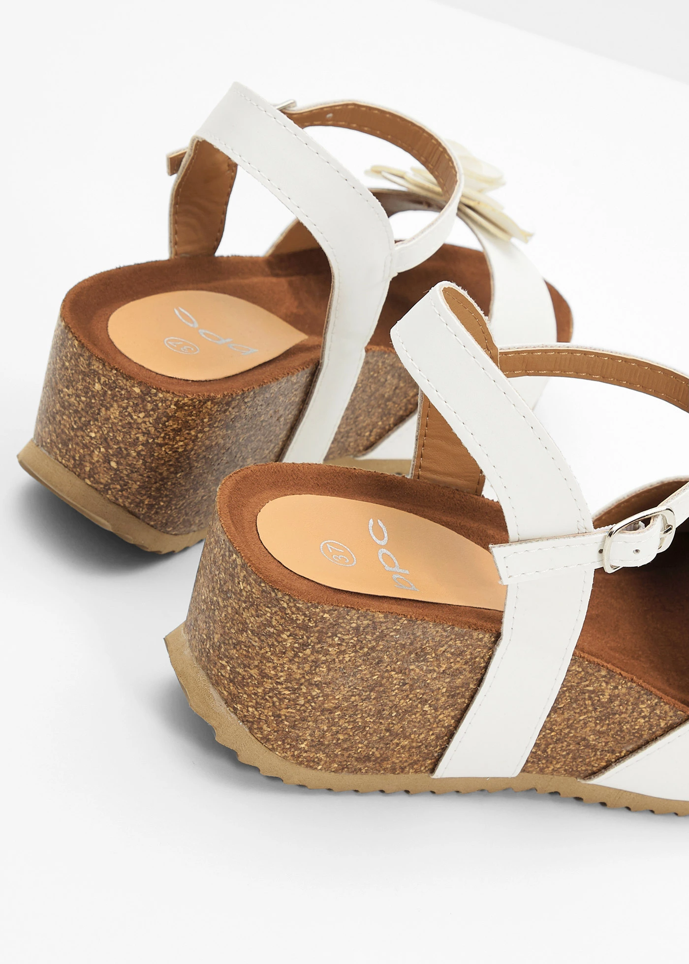 Sandaletten met sleehak en bloem • wit • bonprix online shop