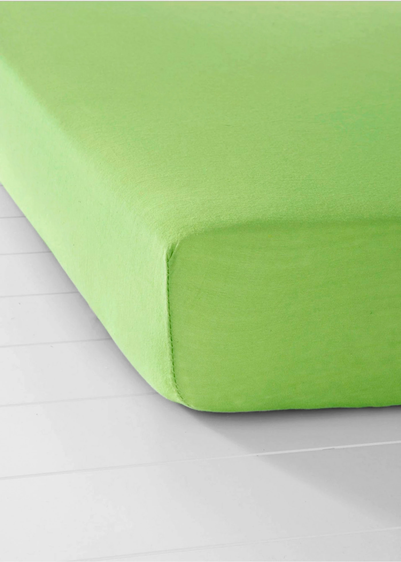 Napínací žerzejové prostěradlo • zelená • bonprix obchod