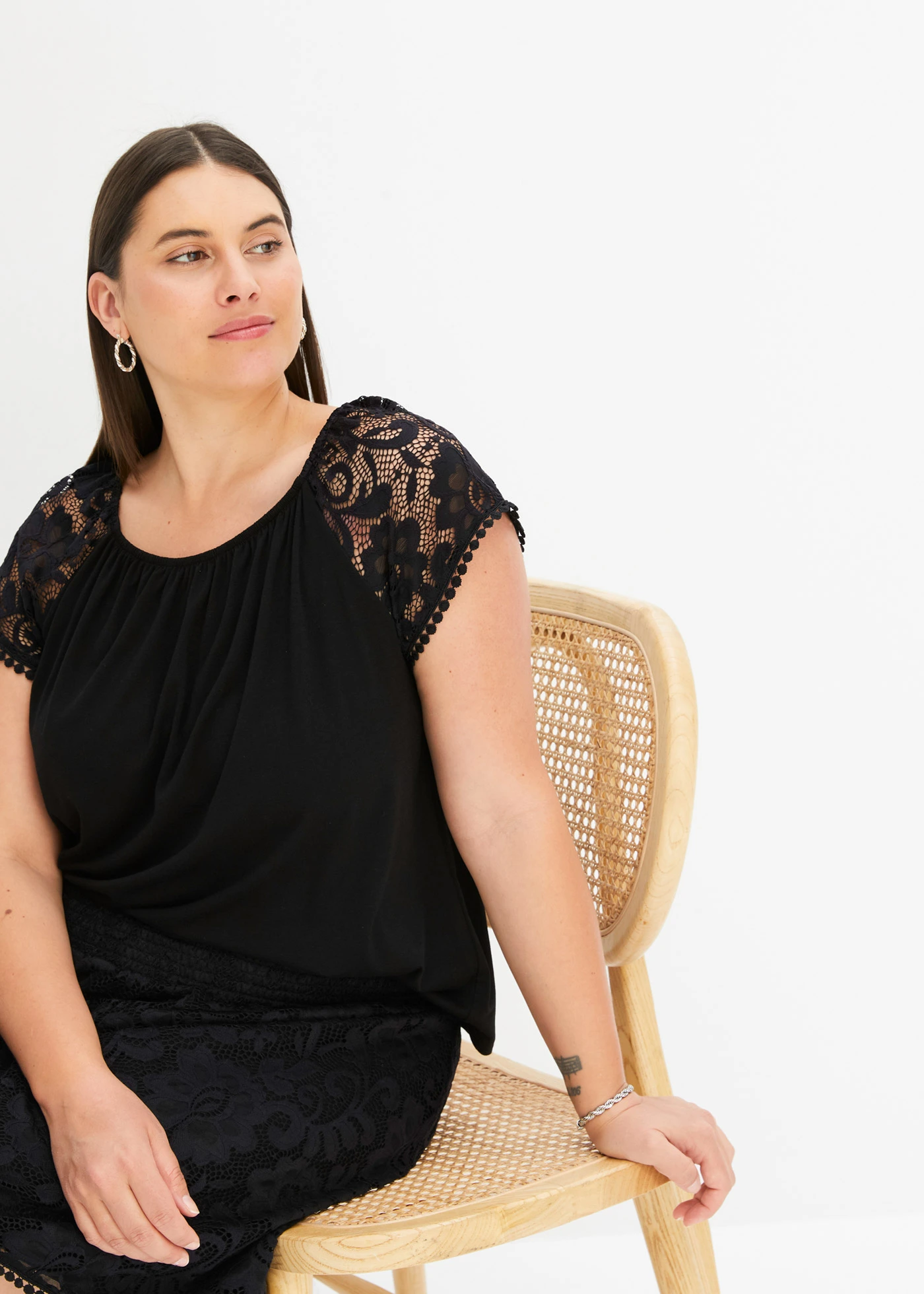 Shirt met kanten mouwen • zwart plus size • bonprix online shop
