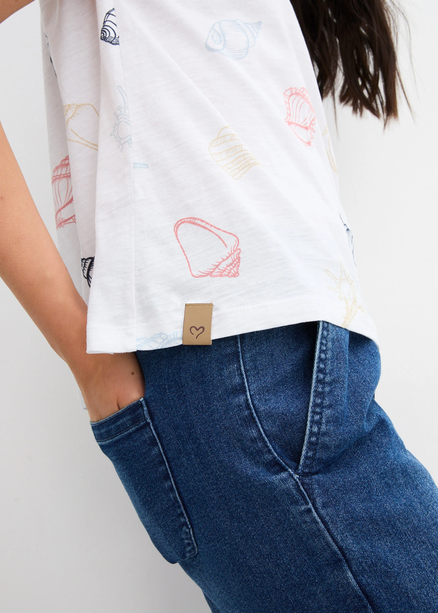 T-shirt z okrągłym dekoltem i nadrukiem, z bawełny organicznej • biały z nadrukiem • sklep bonprix