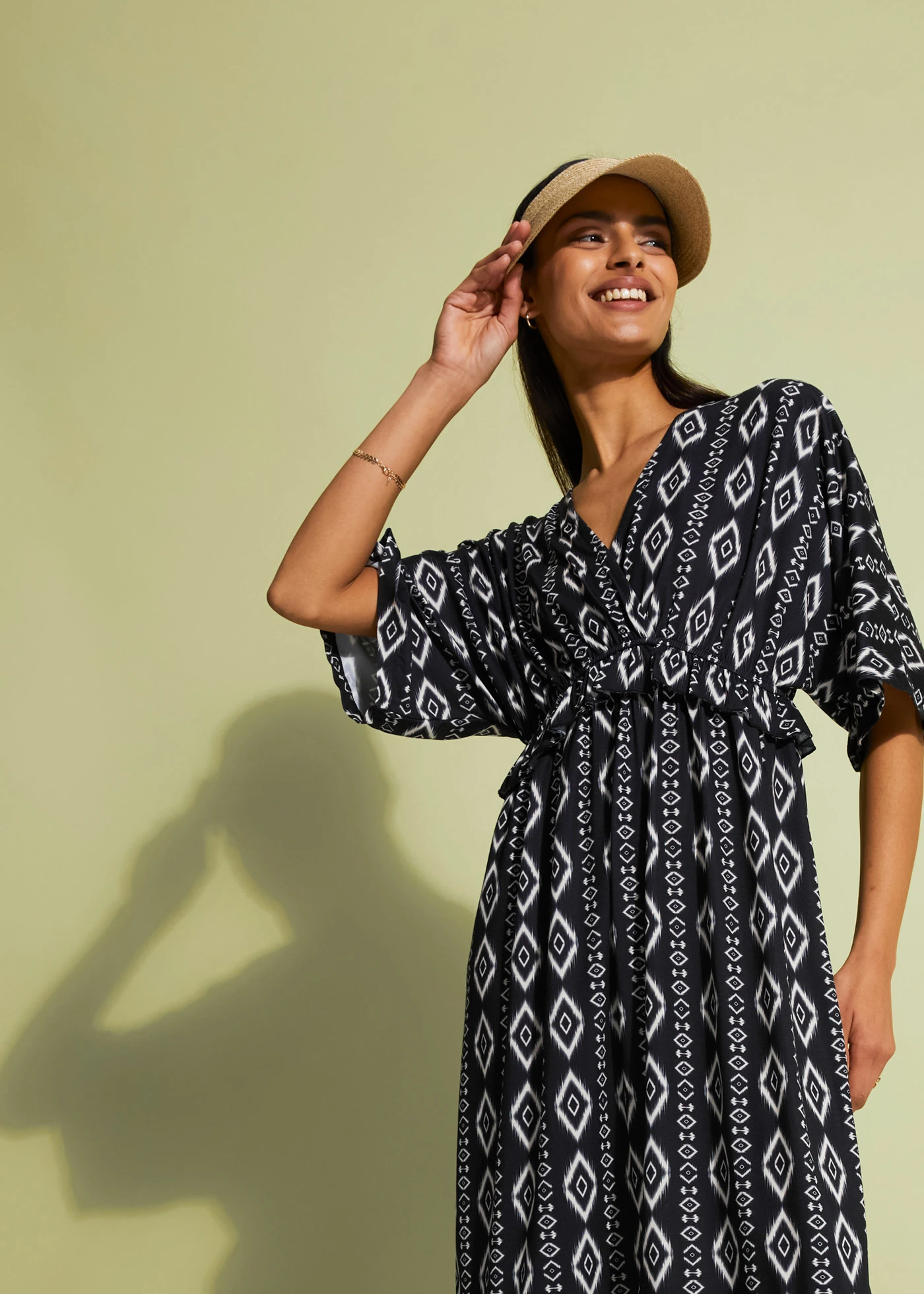 Mintás midi ruha dzsörzéből • fekete • bonprix áruház