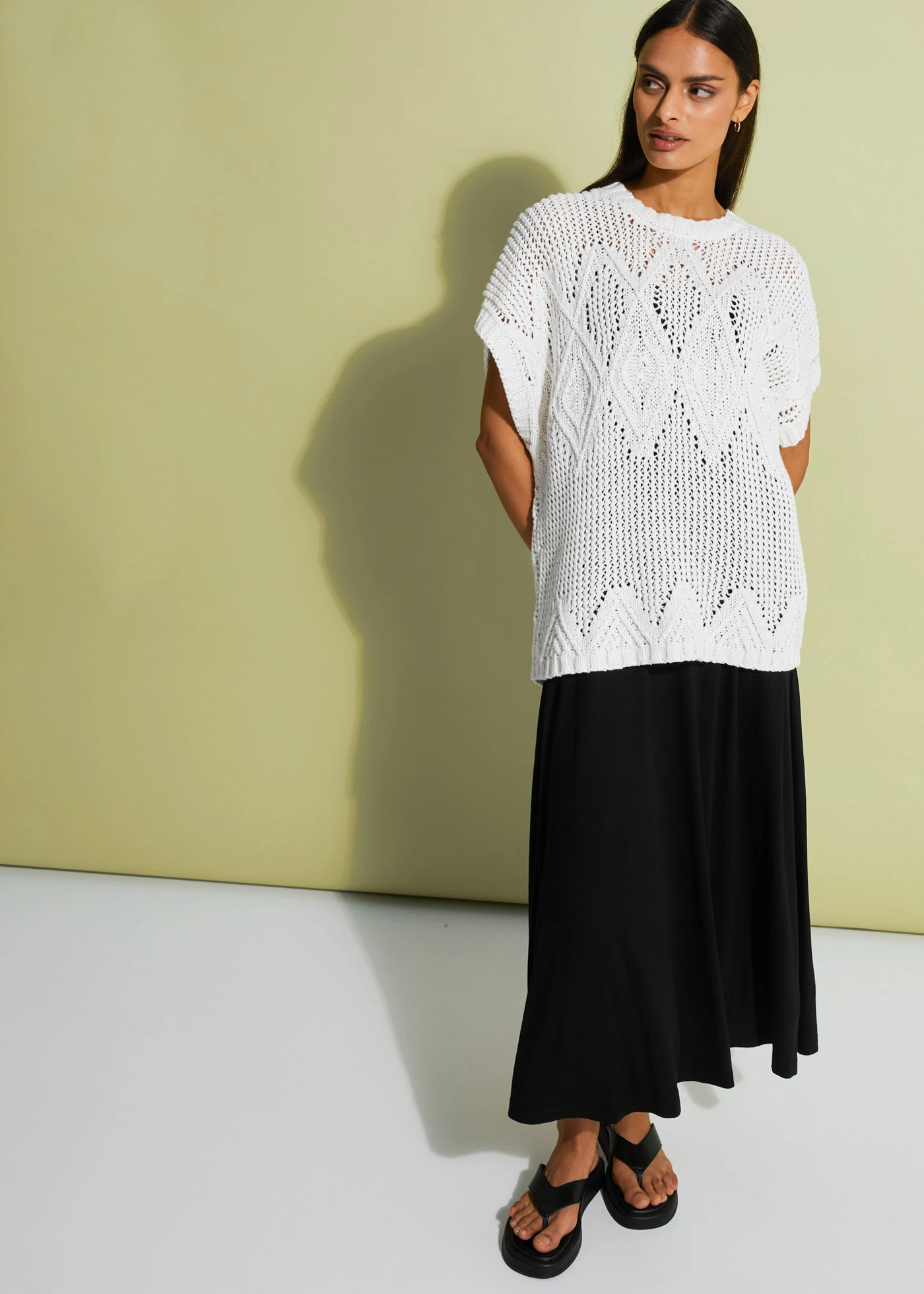 Rochie midi cu broderie • negru • magazin bonprix