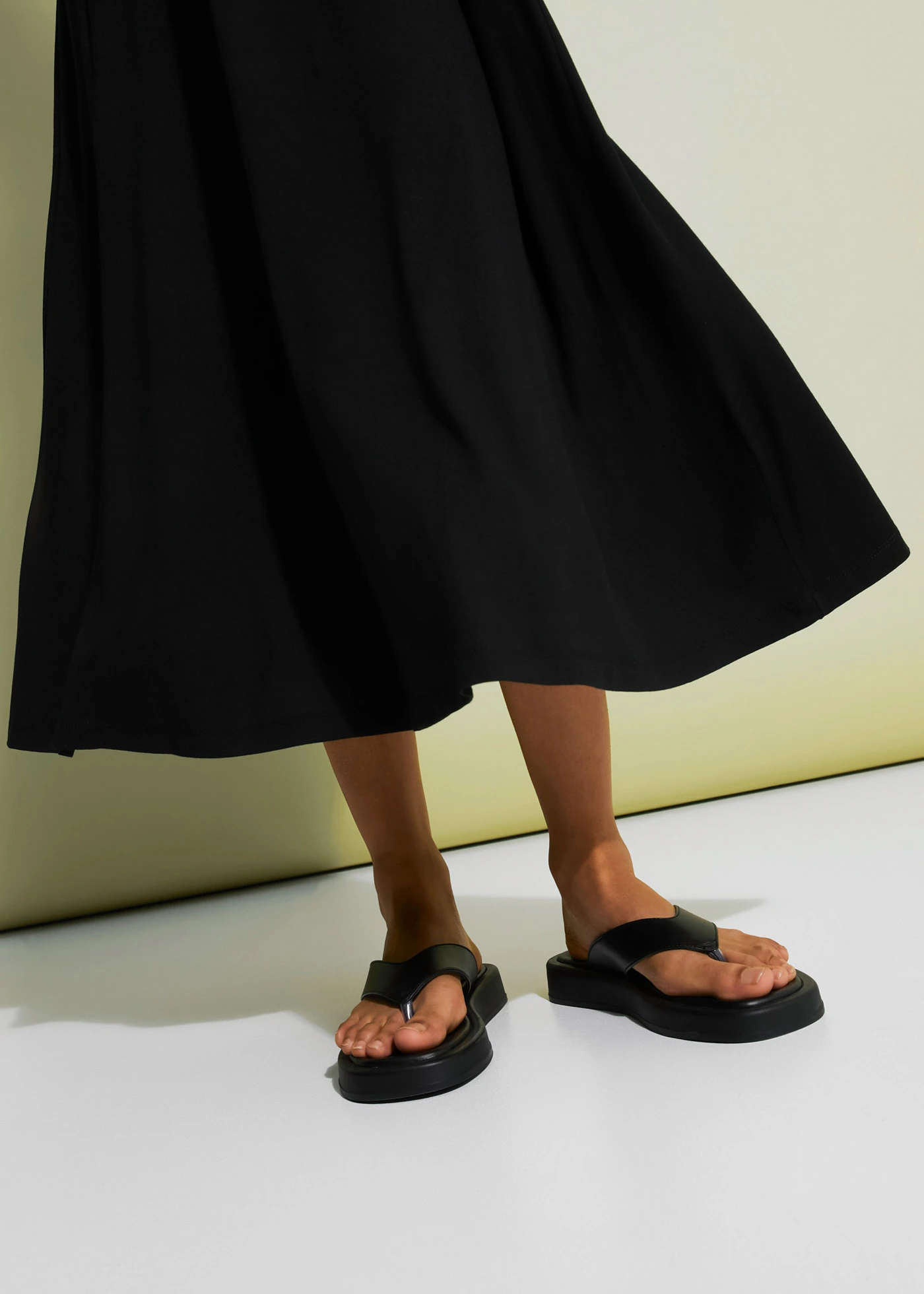 Rochie midi cu broderie • negru • magazin bonprix