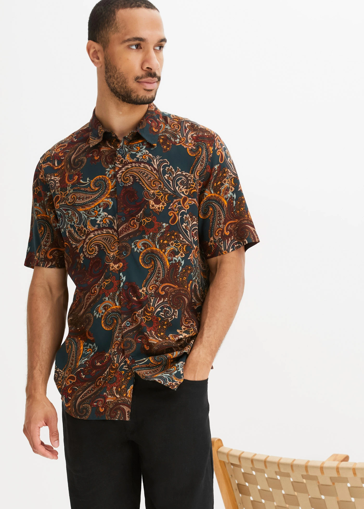 Viskózová košile s krátkým rukávem • černá s kašmírovým vzorem • bonprix obchod