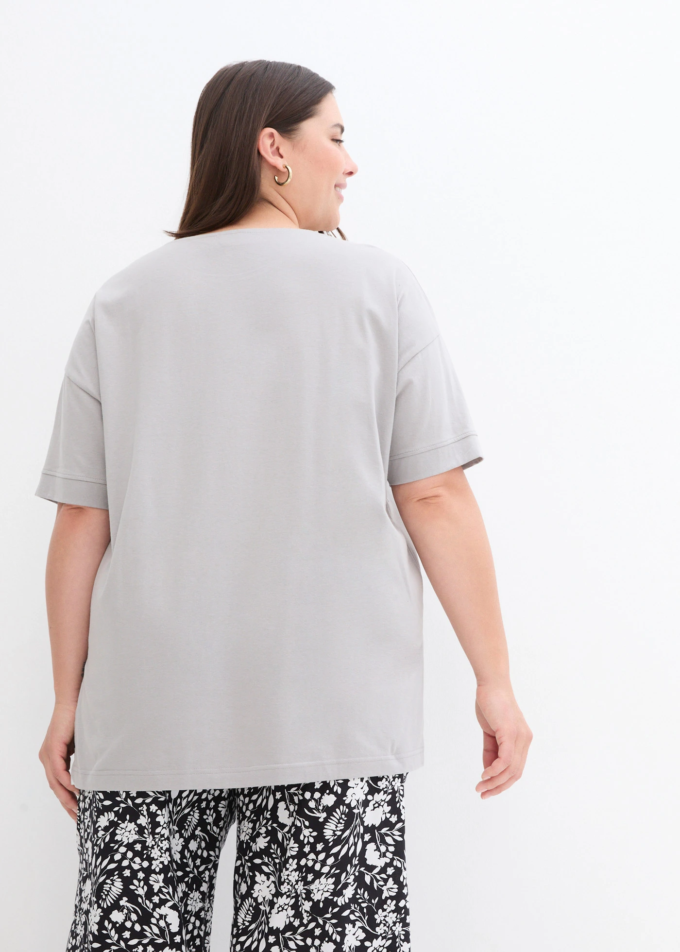 Oversized T-shirt met splitten opzij • schaduwgrijs plus size • product-page.page-title-suffix
