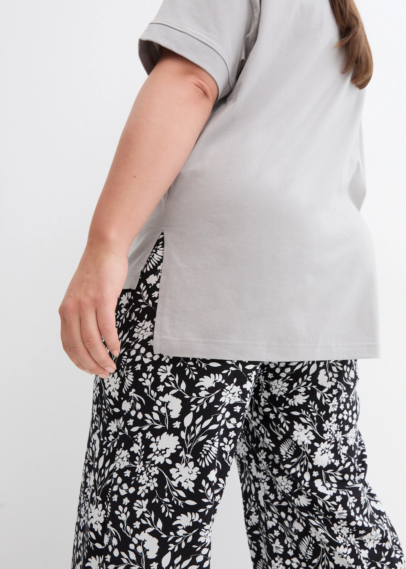 Oversized T-shirt met splitten opzij • schaduwgrijs plus size • product-page.page-title-suffix