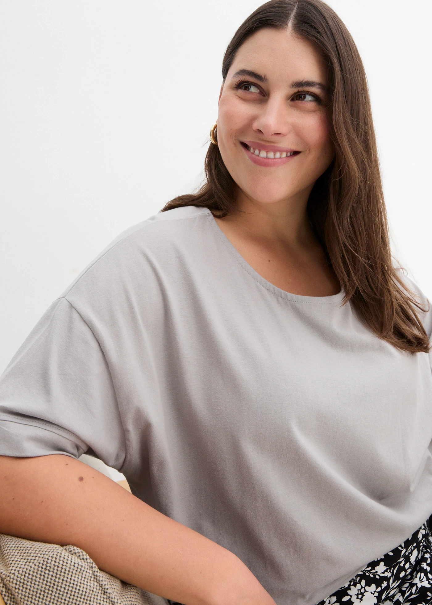 Oversized T-shirt met splitten opzij • schaduwgrijs plus size • product-page.page-title-suffix
