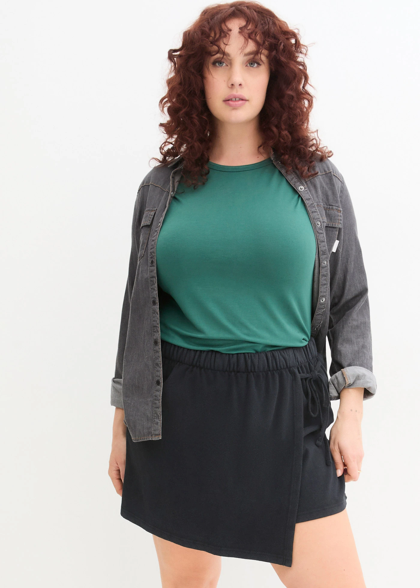 Broekrok met elastische band en strikkoordjes opzij • zwart plus size • bonprix online shop