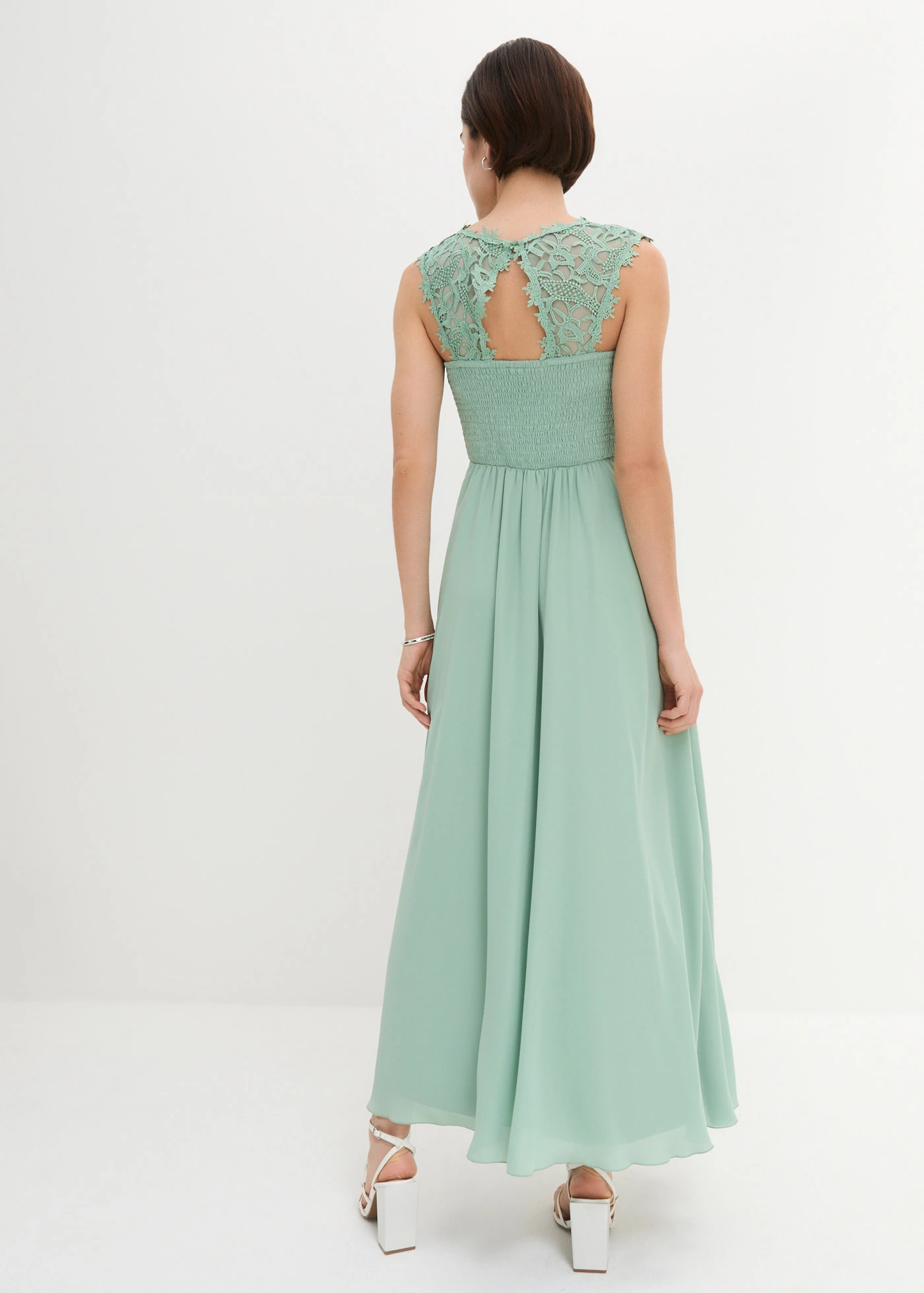 Robe longue de soirée à dentelle • vert pastel • Boutique bonprix