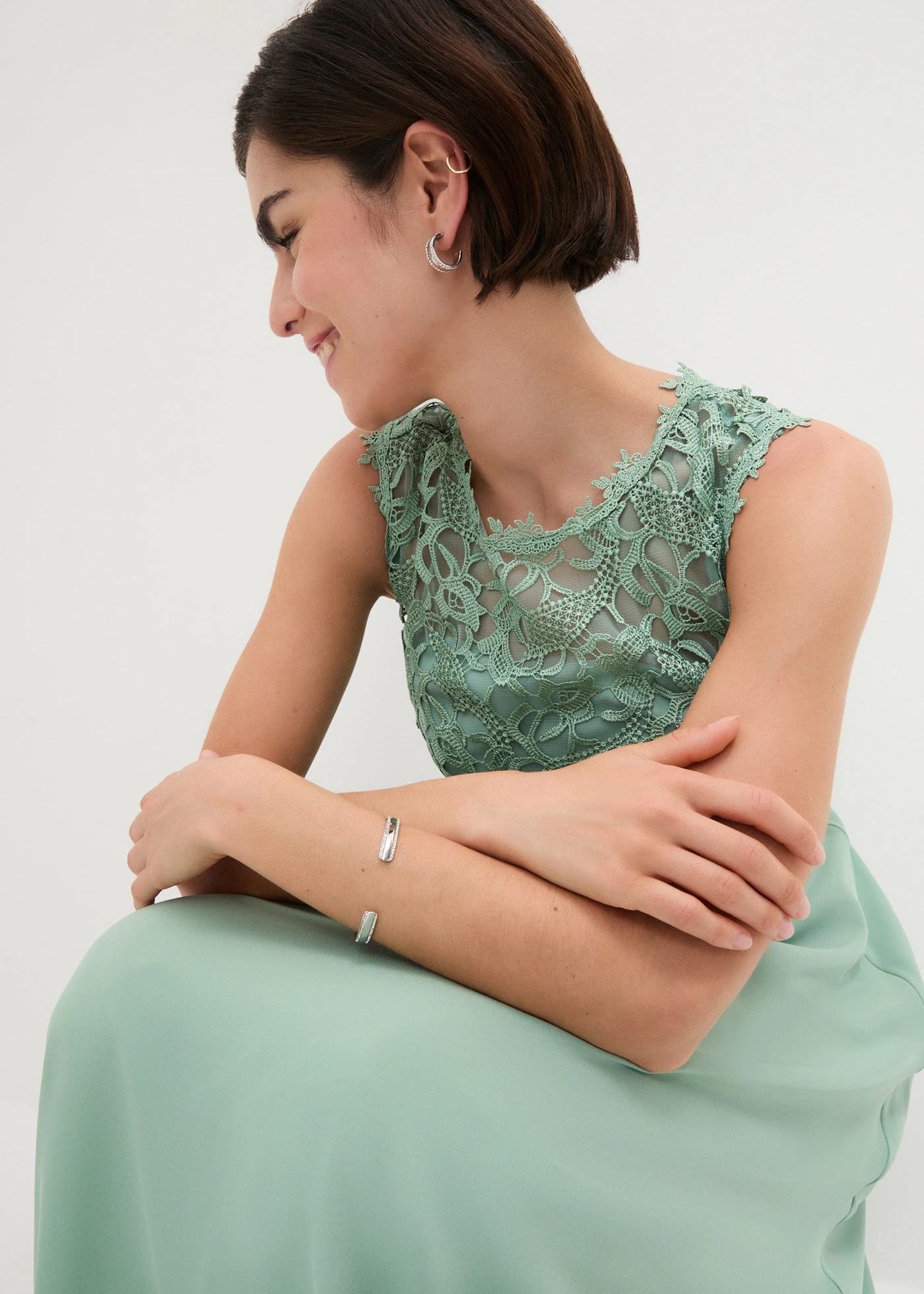 Robe longue de soirée à dentelle • vert pastel • Boutique bonprix