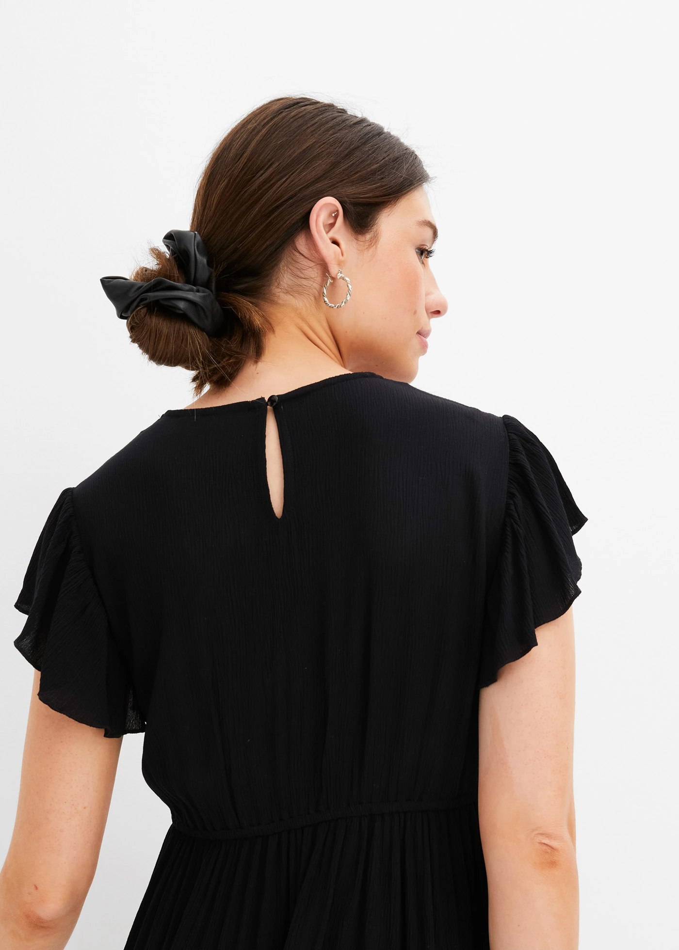 Robe à broderies • noir • Boutique bonprix